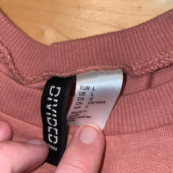 H&M graphic long sleeve, never worn - Picture 2 of 2